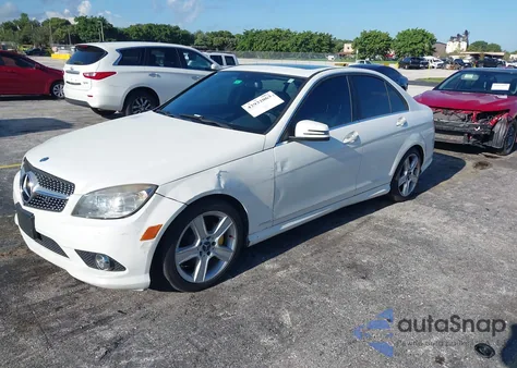 2010 Mercedes-Benz C 300 Luxury/Sport из США, поврежденный, VIN WDDGF5EB6AF431094